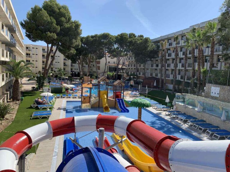 beneficios-de-los-parques-acuaticos-para-hoteles